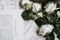 Wallpaper Six White Roses on White Printer Paper