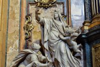 Wallpaper A Statue of a Woman and Two Men in a Church